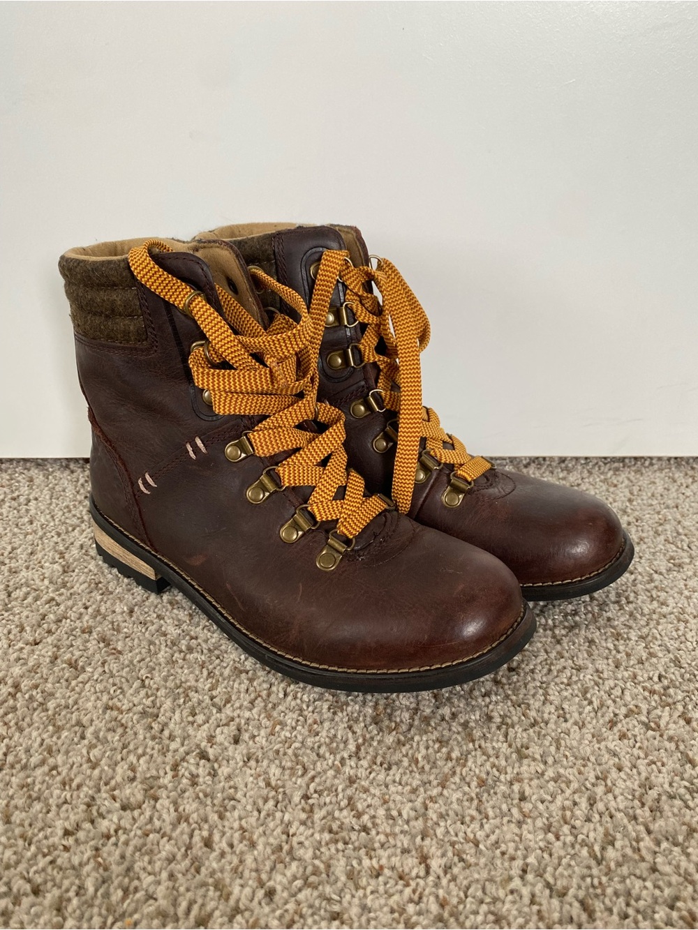Kodiak Brown Leather Lace-Up Outdoor Boots with Yellow Laces